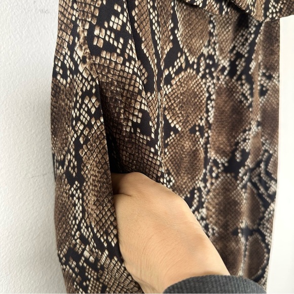 Babaton Snakeskin Reptile Print Strapless Cropped Jumpsuit Size 2 ** please read - Picture 3 of 11